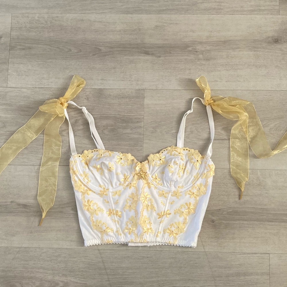 Rare Victoria’s Secret Daisies Eyelet Corset